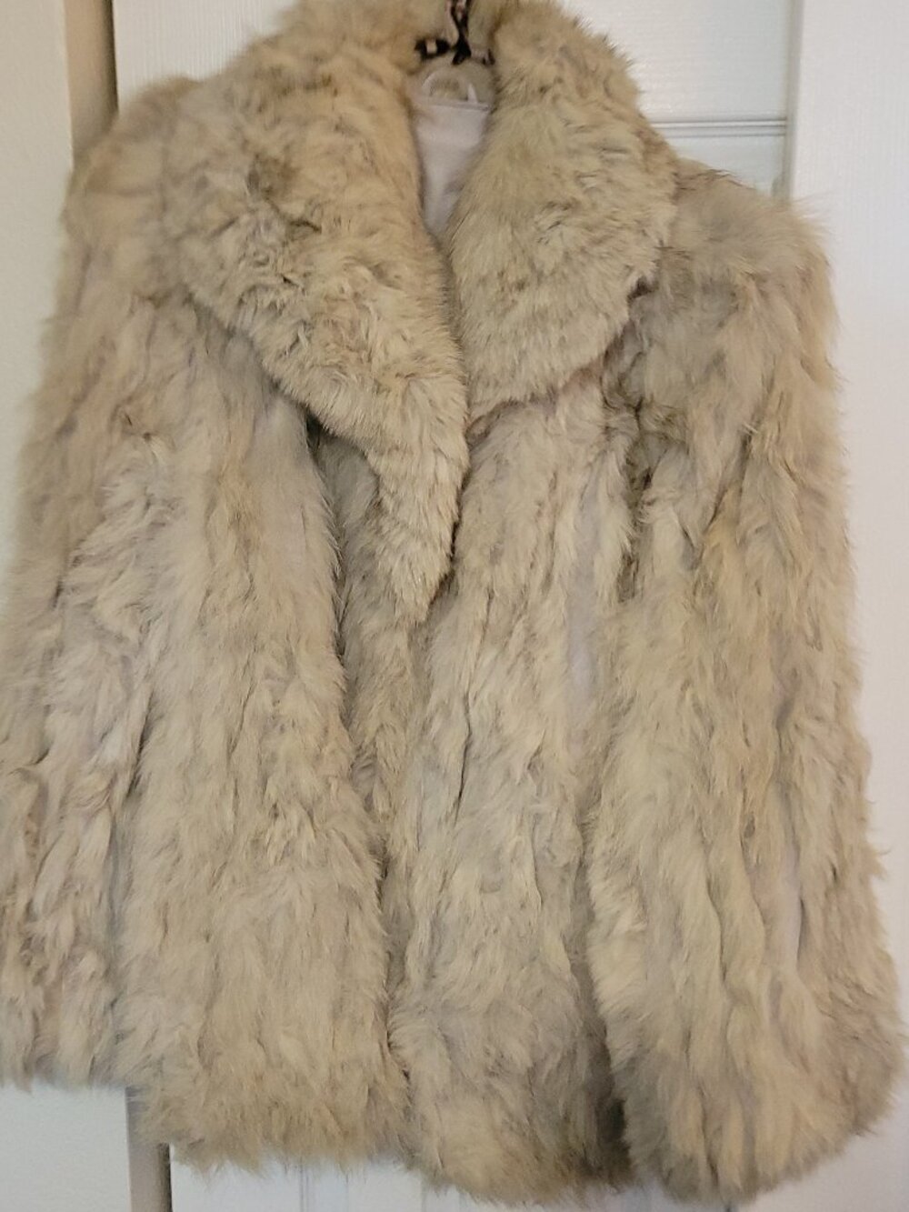 Beige Rabbit Fur Overcoat Women's Size L Long Sleeve Mid-Length Coat